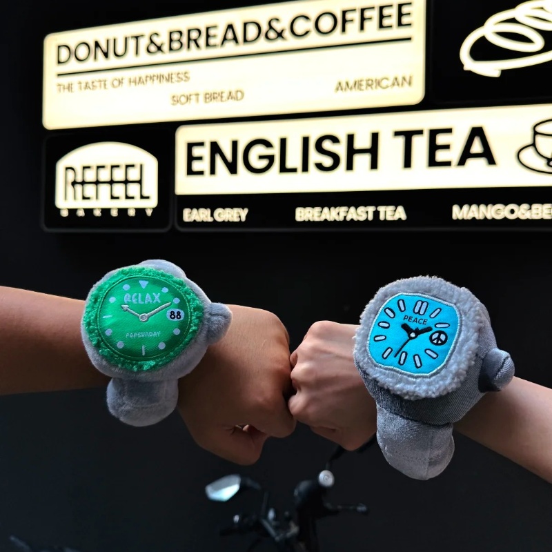Disponibile Pop Sunday Peluche - Jewelry Watches & Accessories recensione e prezzo